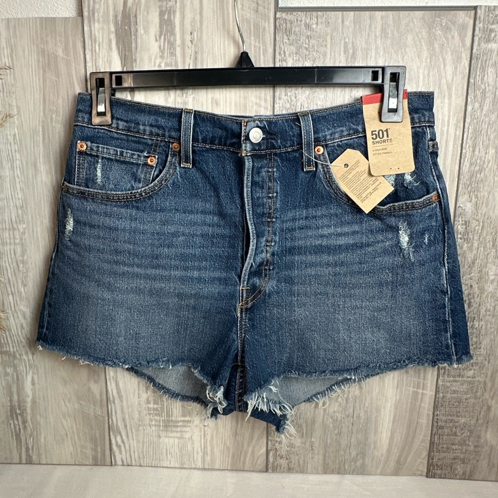 Levi’s Distressed Blue Denim Shorts -32